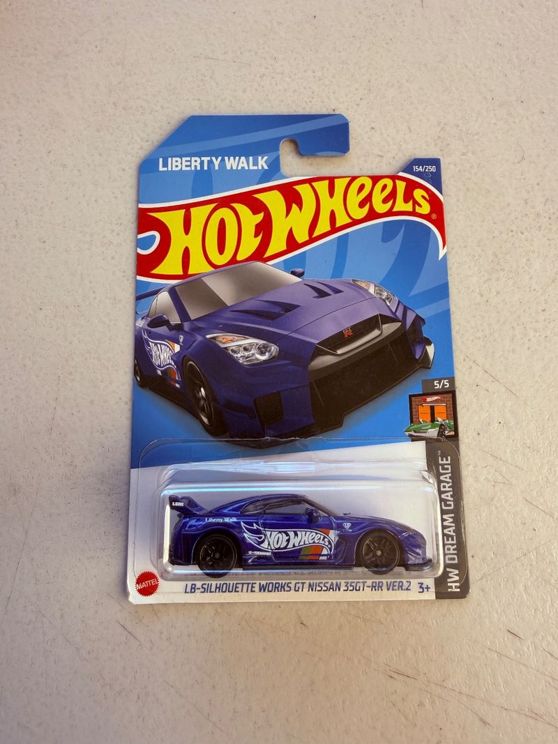Hot Wheels LB-Silhouette Works GT Nissan 35GT-RR Ver.2 Liberty Walk