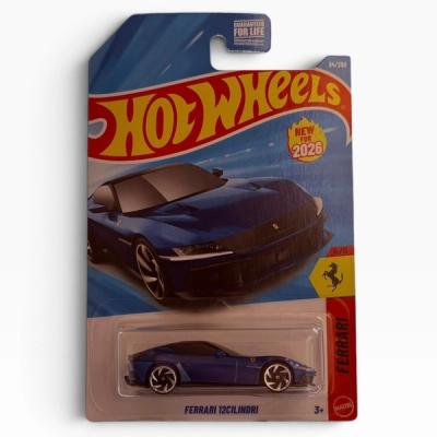Auto a escala Hot Wheels Ferrari 12Cilindri azul en su empaque original con detalles deportivos