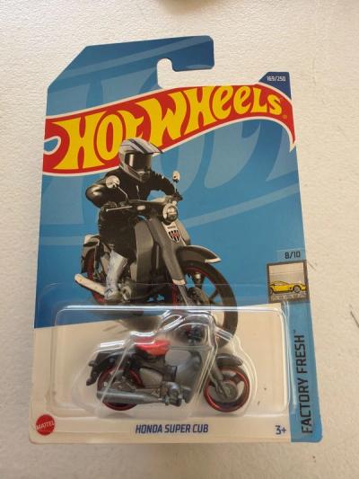 Hot Wheels Honda Super Cub Factory Fresh 169/250