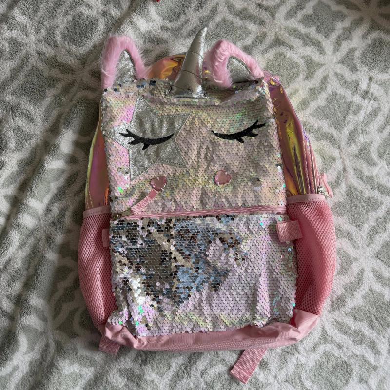 Mochila infantil de unicornio con lentejuelas