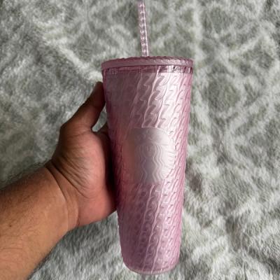 Vaso Starbucks Rosa con Textura de Tejido y Popote