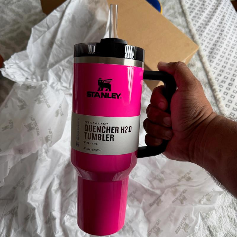 Stanley The FlowState Quencher H2.0 Tumbler 40oz