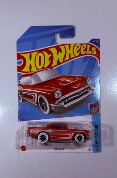 Hot Wheels '57 Chevy Rojo (44/250)