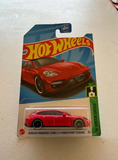 Hot Wheels Porsche Panamera Turbo S E-Hybrid Sport Turismo HW Green Speed