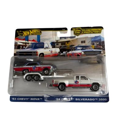 Hot Wheels Team Transport '63 Chevy Nova y '88 Chevy Silverado 3500 VP Racing Fuels