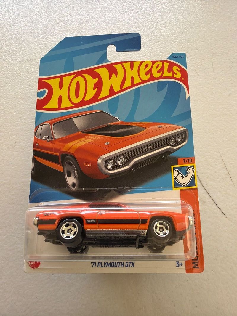 Hot Wheels 71 Plymouth GTX Muscle Mania 7/10