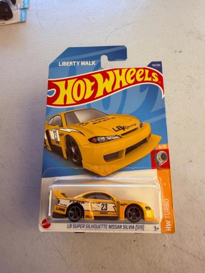 Hot Wheels LB Super Silhouette Nissan Silvia (S15) Liberty Walk Amarillo