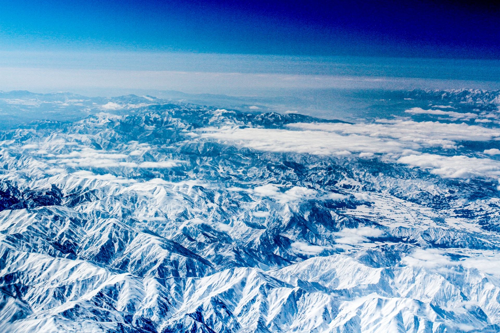 Is Japan a Ski Trip — or a Winter Habit Waiting to Happen?