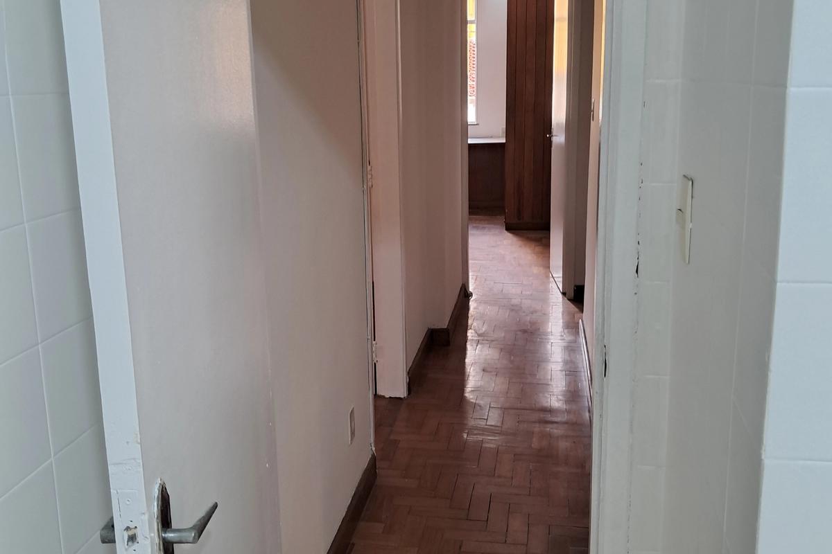 Charmoso apartamento de fundos com 122m2, em rua silenciosa e arborizada. — foto 13