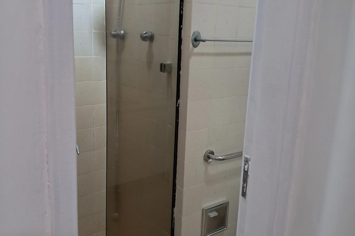  Charmoso apartamento de fundos com 122m2, em rua silenciosa e arborizada. — foto 11