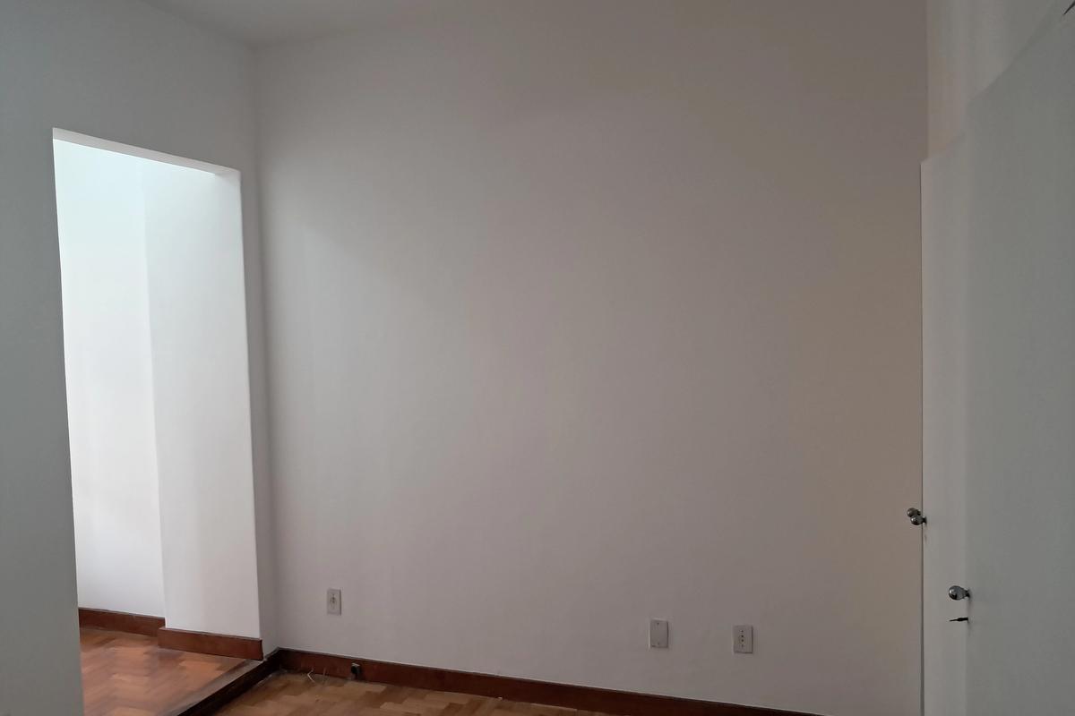  Charmoso apartamento de fundos com 122m2, em rua silenciosa e arborizada. — foto 8