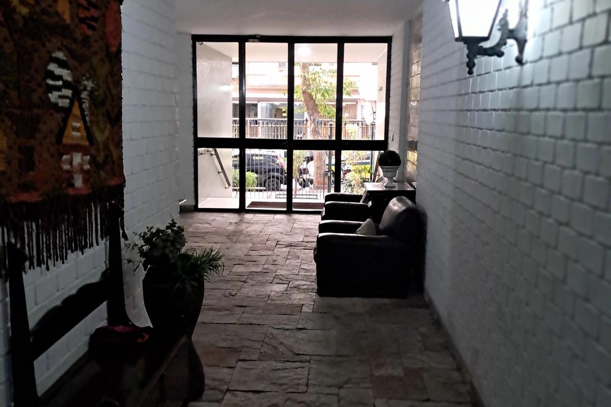  Charmoso apartamento de fundos com 122m2, em rua silenciosa e arborizada. — foto 23