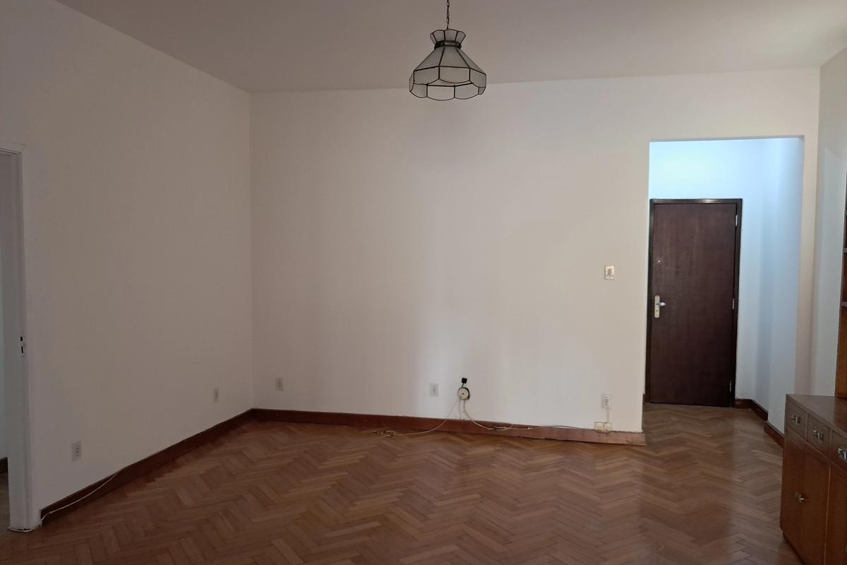  Charmoso apartamento de fundos com 122m2, em rua silenciosa e arborizada. — foto 2
