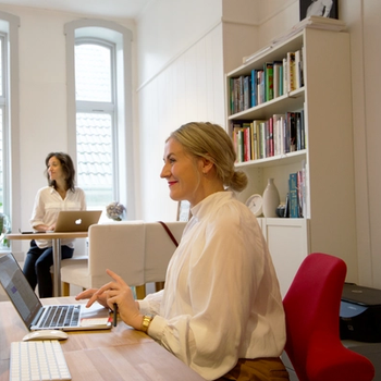 SpeakLab offers courses in presentation