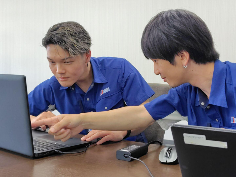 日々Scene Issues上でデザインレビューを行う生産技術部のメンバー