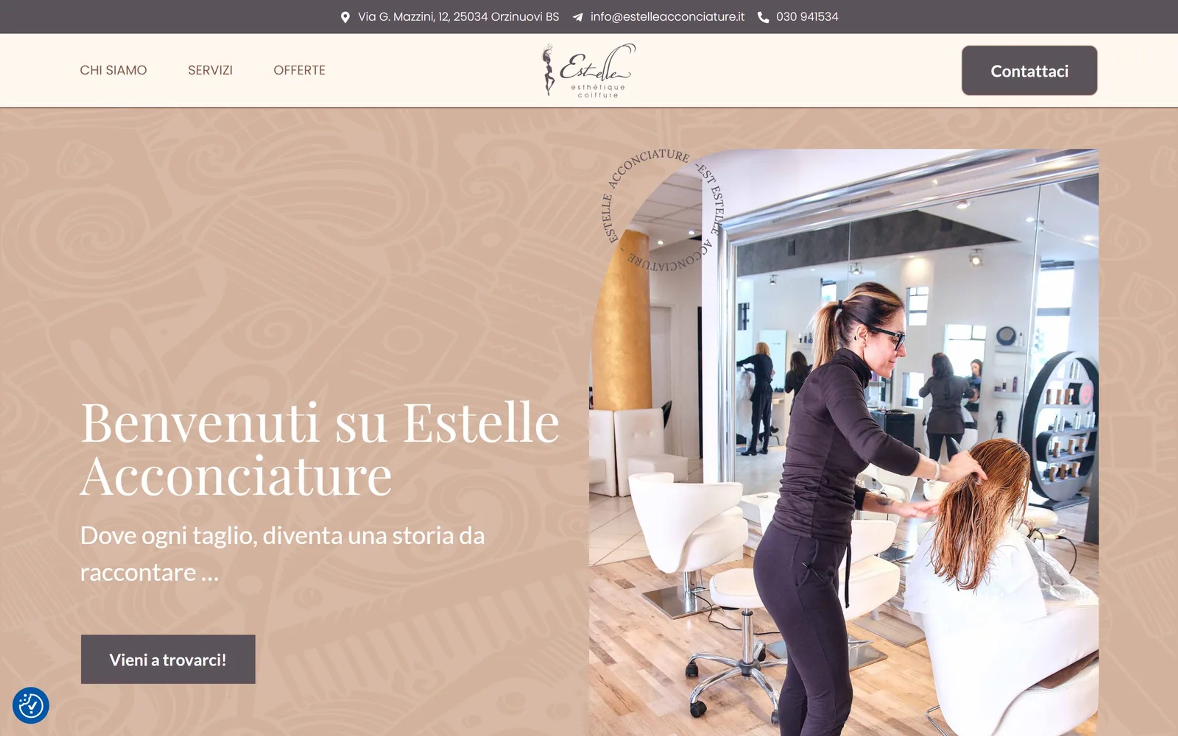 La home di Estelle Acconciature vista su un computer