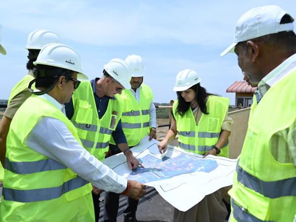 Mr Ken Hoey, SEED Project Manager, and Mrs Sucheta Dumbre, Executive Engineer, Ujani Dam Office, examining the site map.