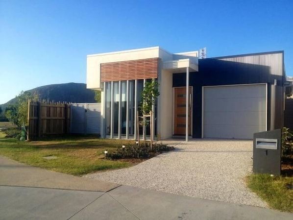 Cosy Retreat Near Mount Coolum's Beaches