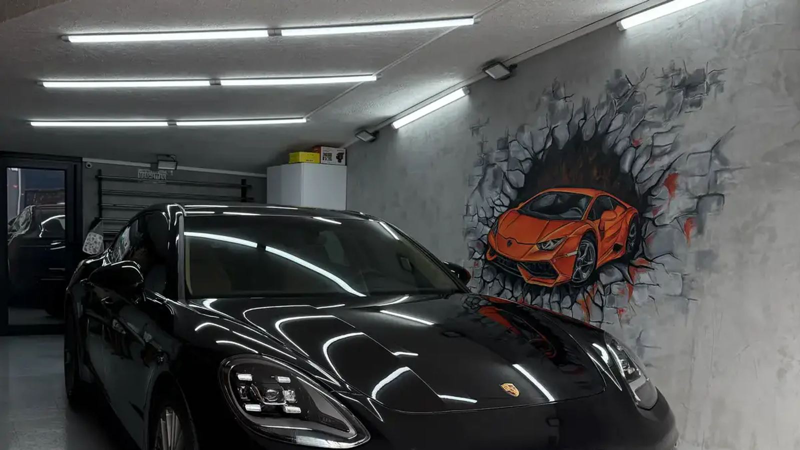 Porsche Panamera'nın ön cam ve kaput hattı