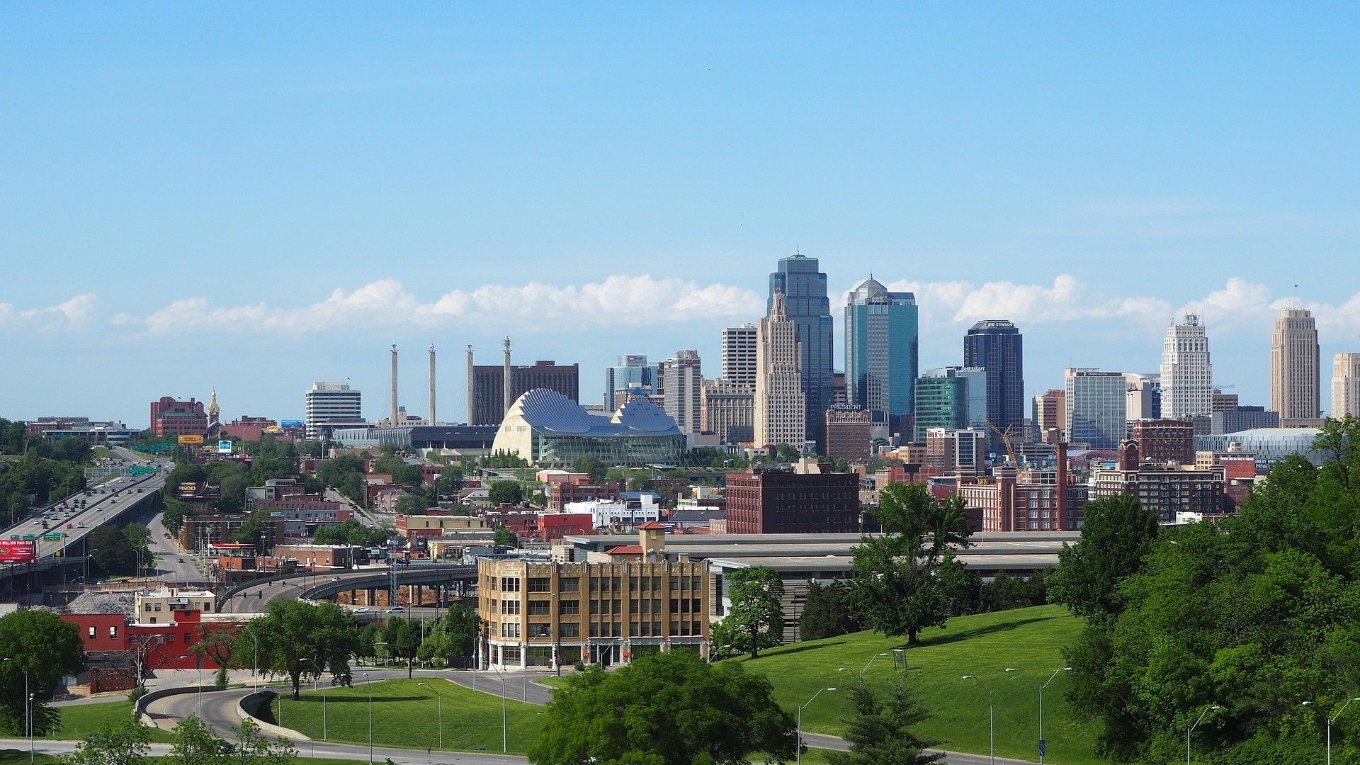 Sell Your Business in Kansas City: Work with a Business Broker