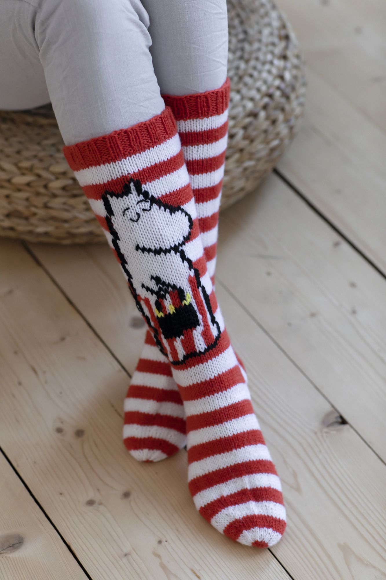 Novita Muumitalo: Moominmamma socks Example 2