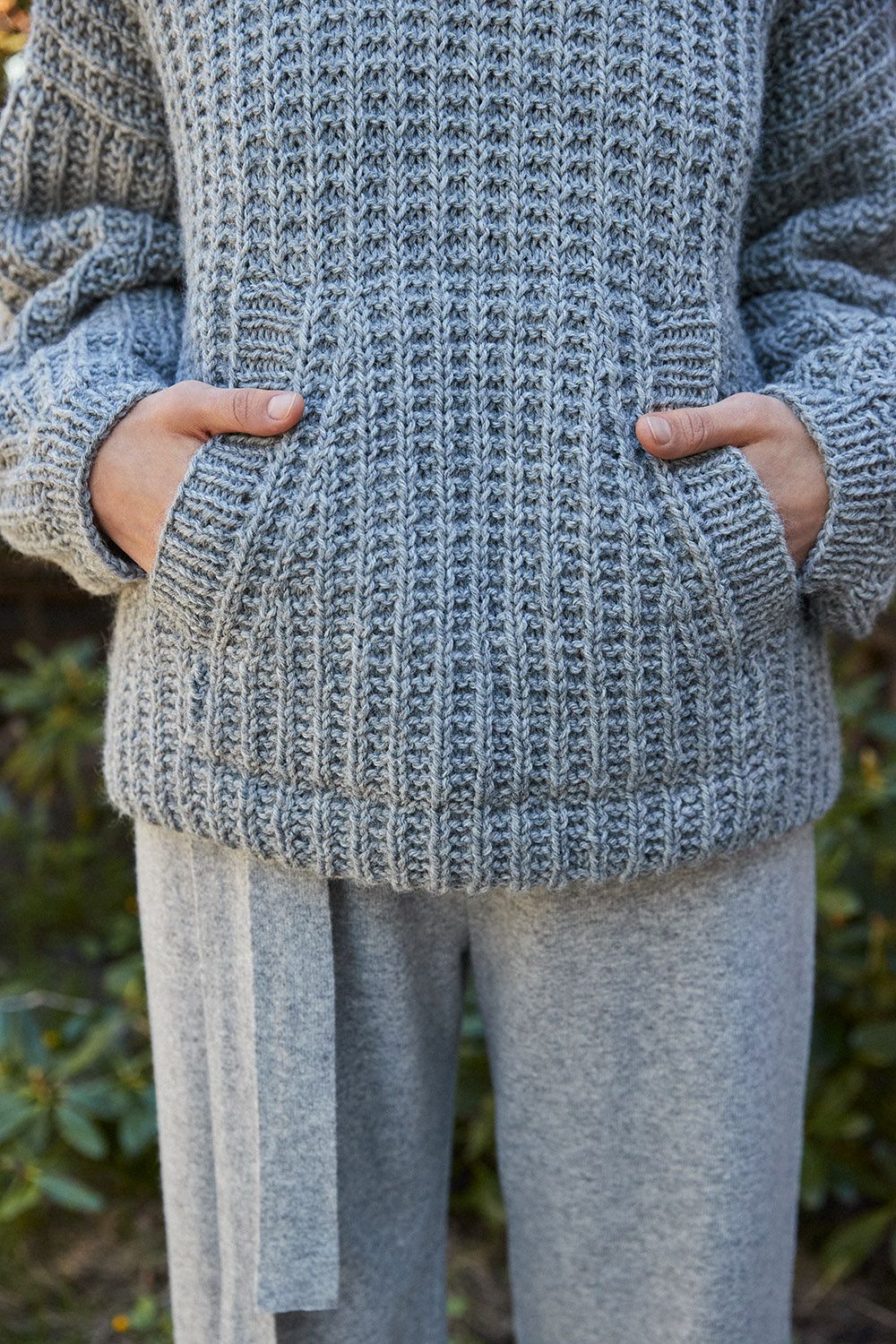 Novita Isoveli: Rento knitted hoodie Example 3