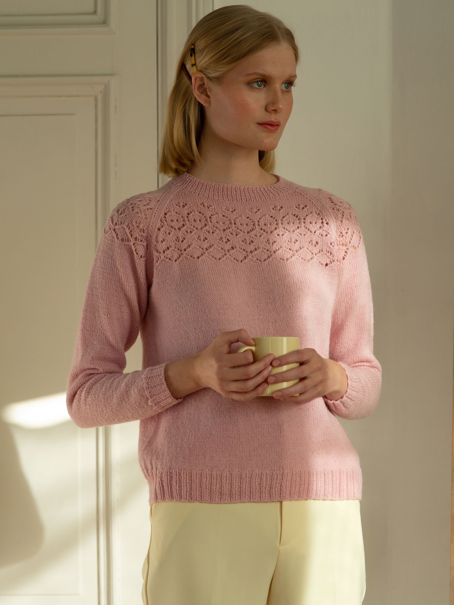 Novita Venla: Women’s knitted sweater Example 1