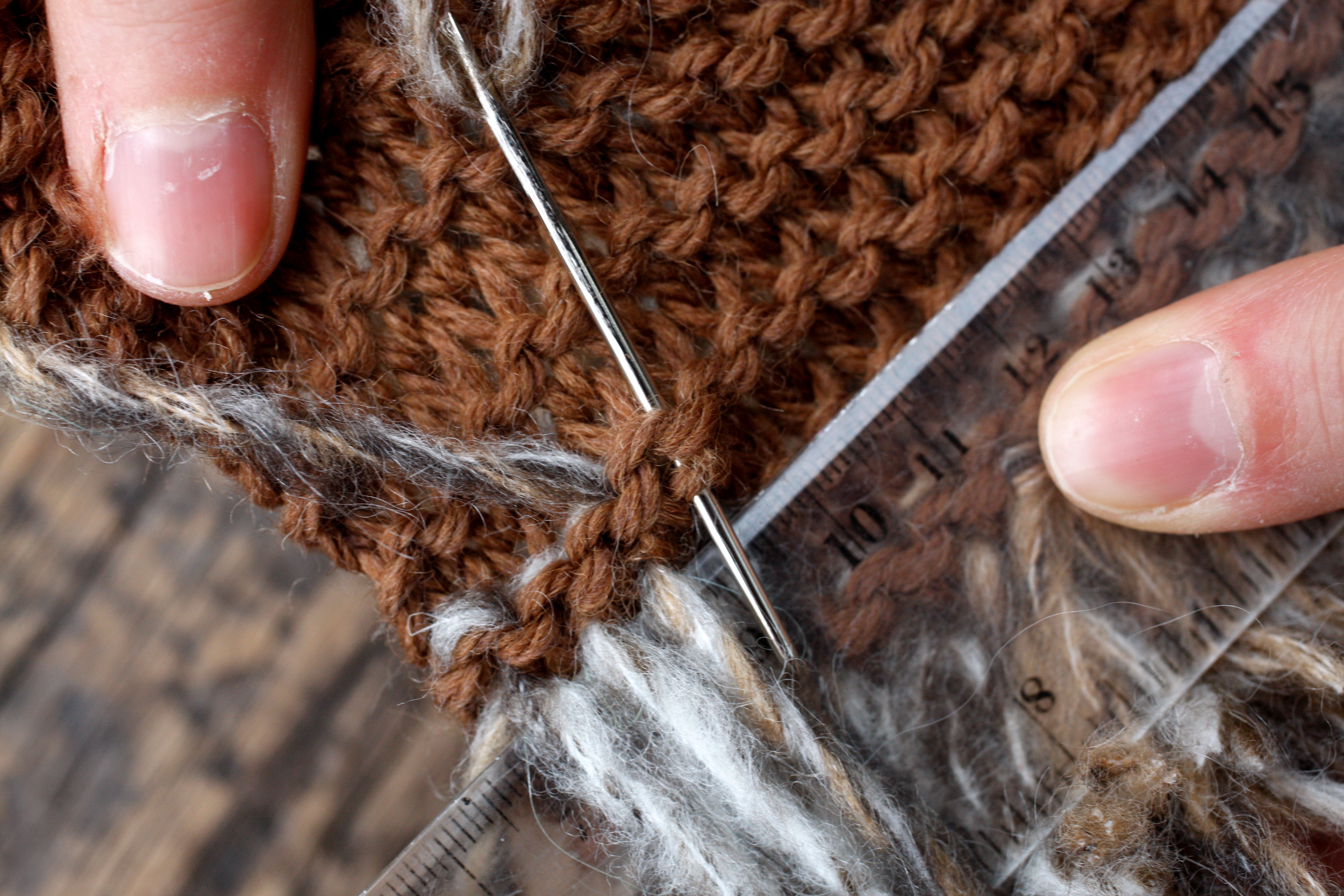 Naisen hapsureunainen neulejakku Instruction 5