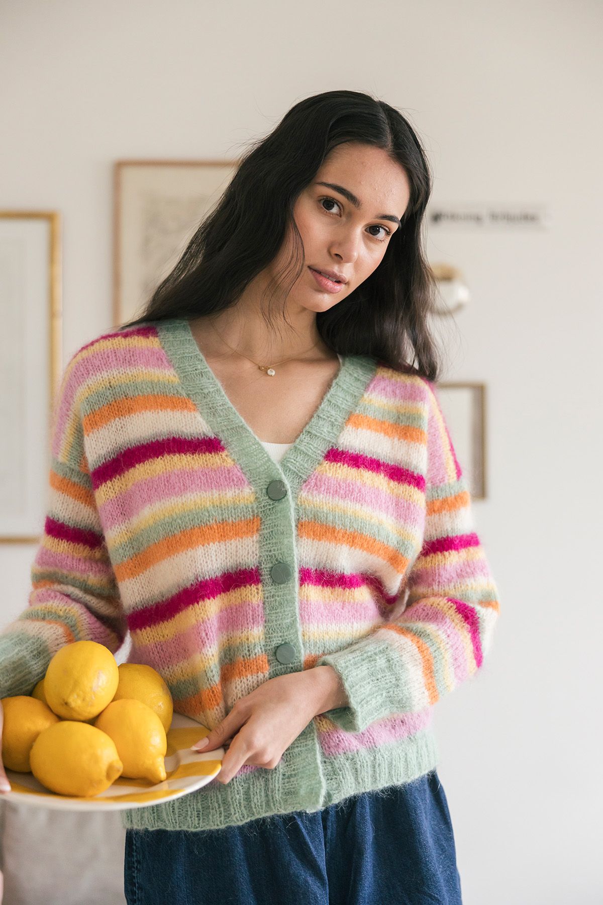 Aurinkoinen-neuletakki Example 2