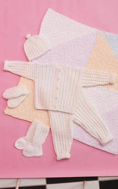 Vauvan jakku, housut, myssy, sukat, lapaset ja peitto (arkistomalli) Example 1