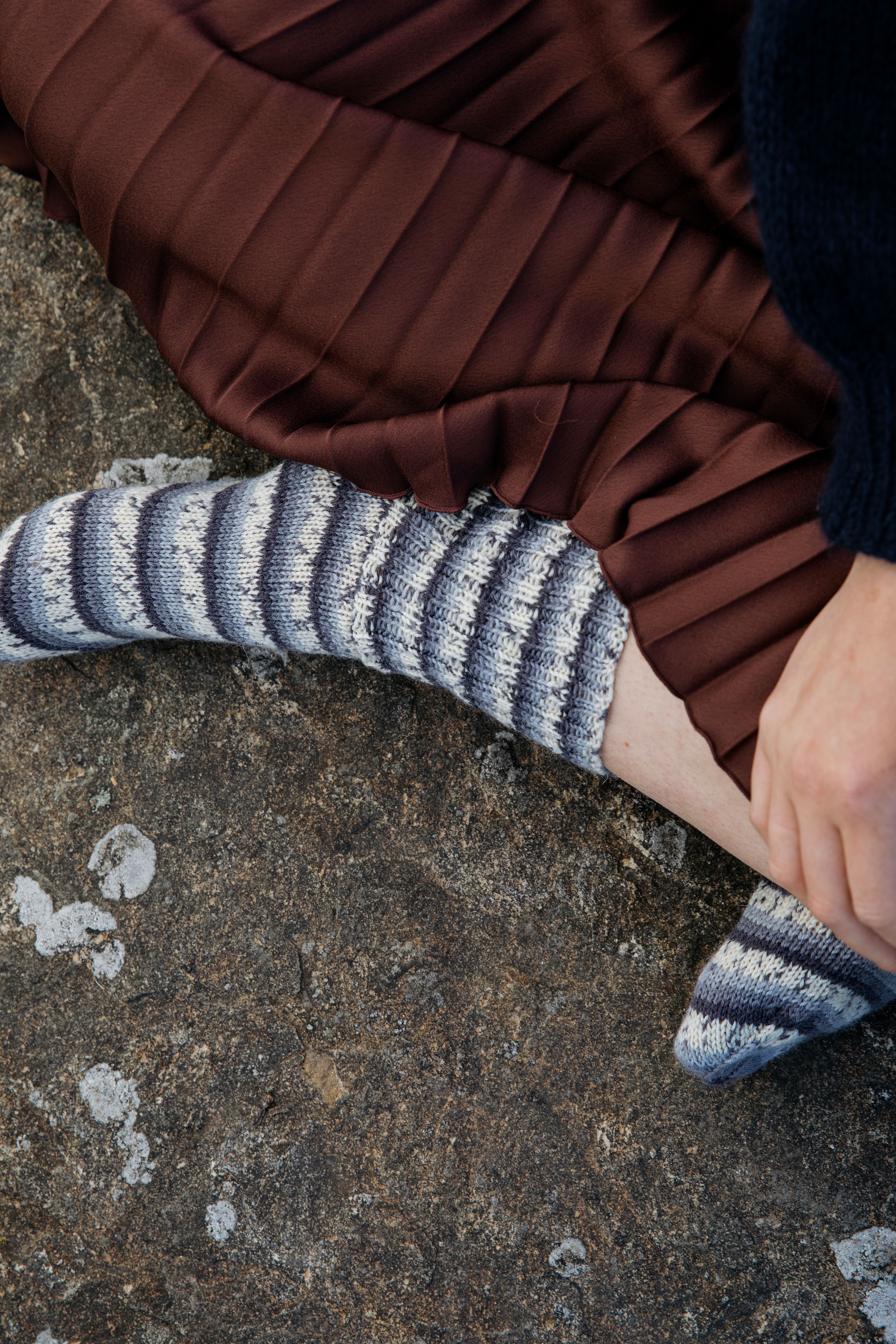 Knitted basic wool socks Novita Viola Example 3