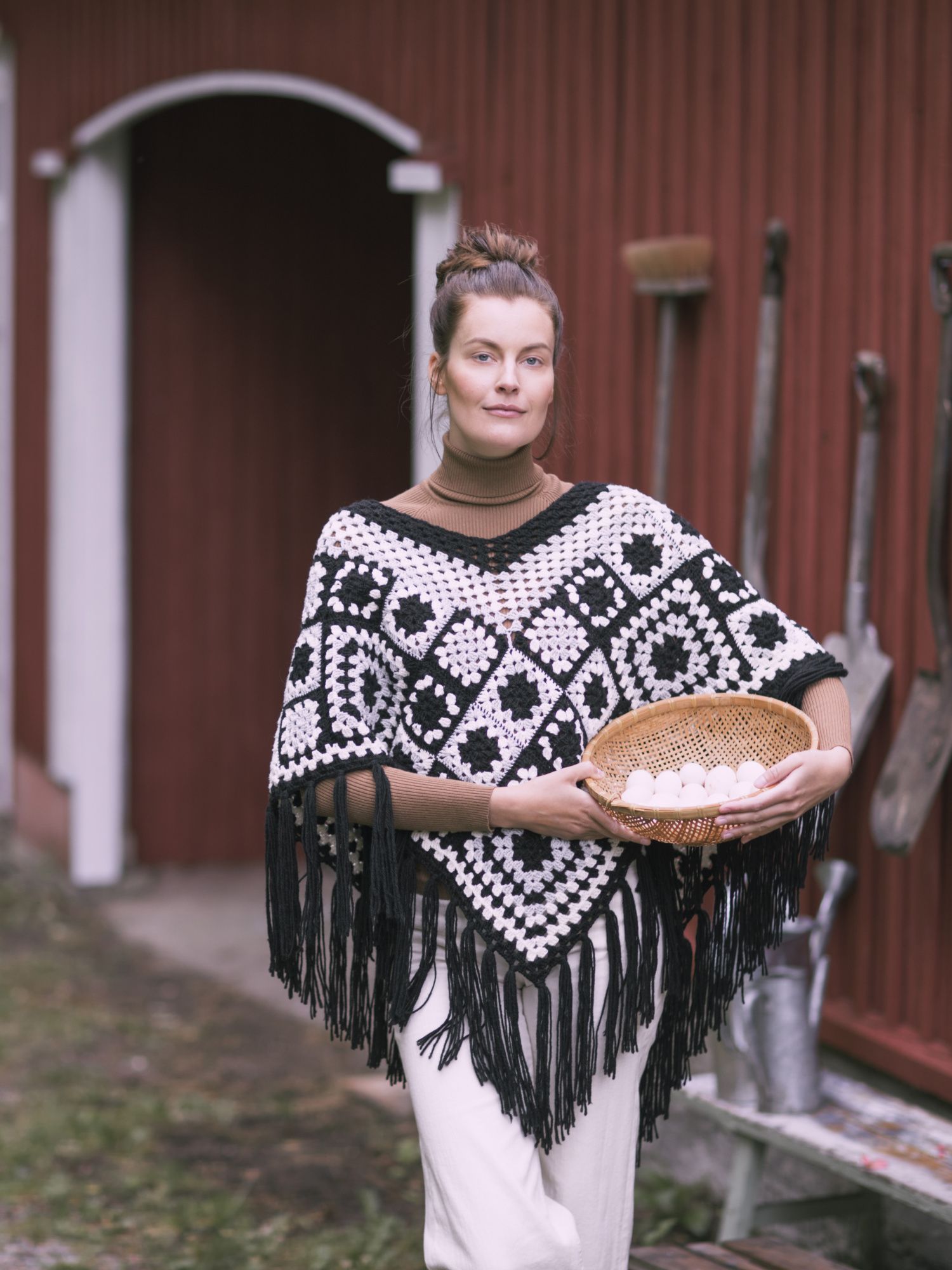 Virkattu palaponcho Novita Nordic Wool ja Wool Cotton