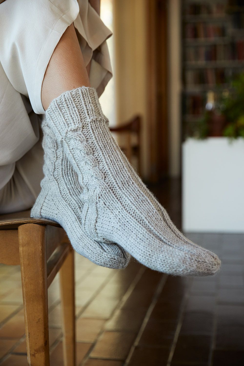 Novita Isoveli: Tauko cable socks Example 1