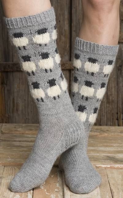 Neulotut villaiset lammaskuvioiset sukat (arkistomalli) Example 1