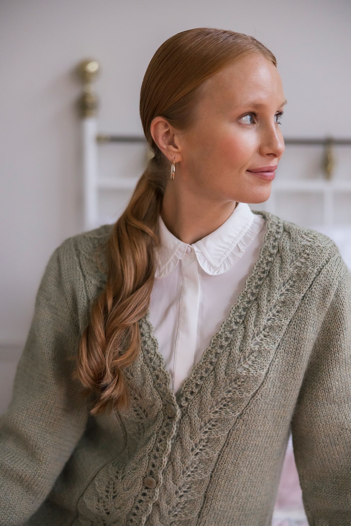 Hopeatee-neuletakki Example 3