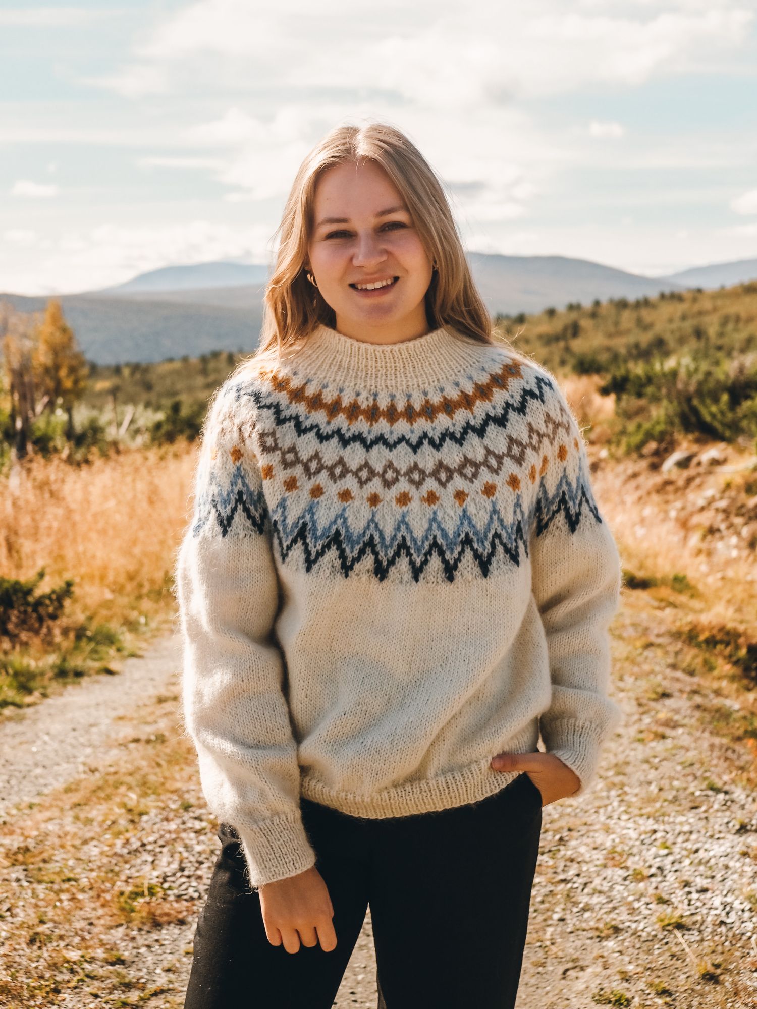 Novita Icelandic Wool: Tenna yoke sweater Example 1