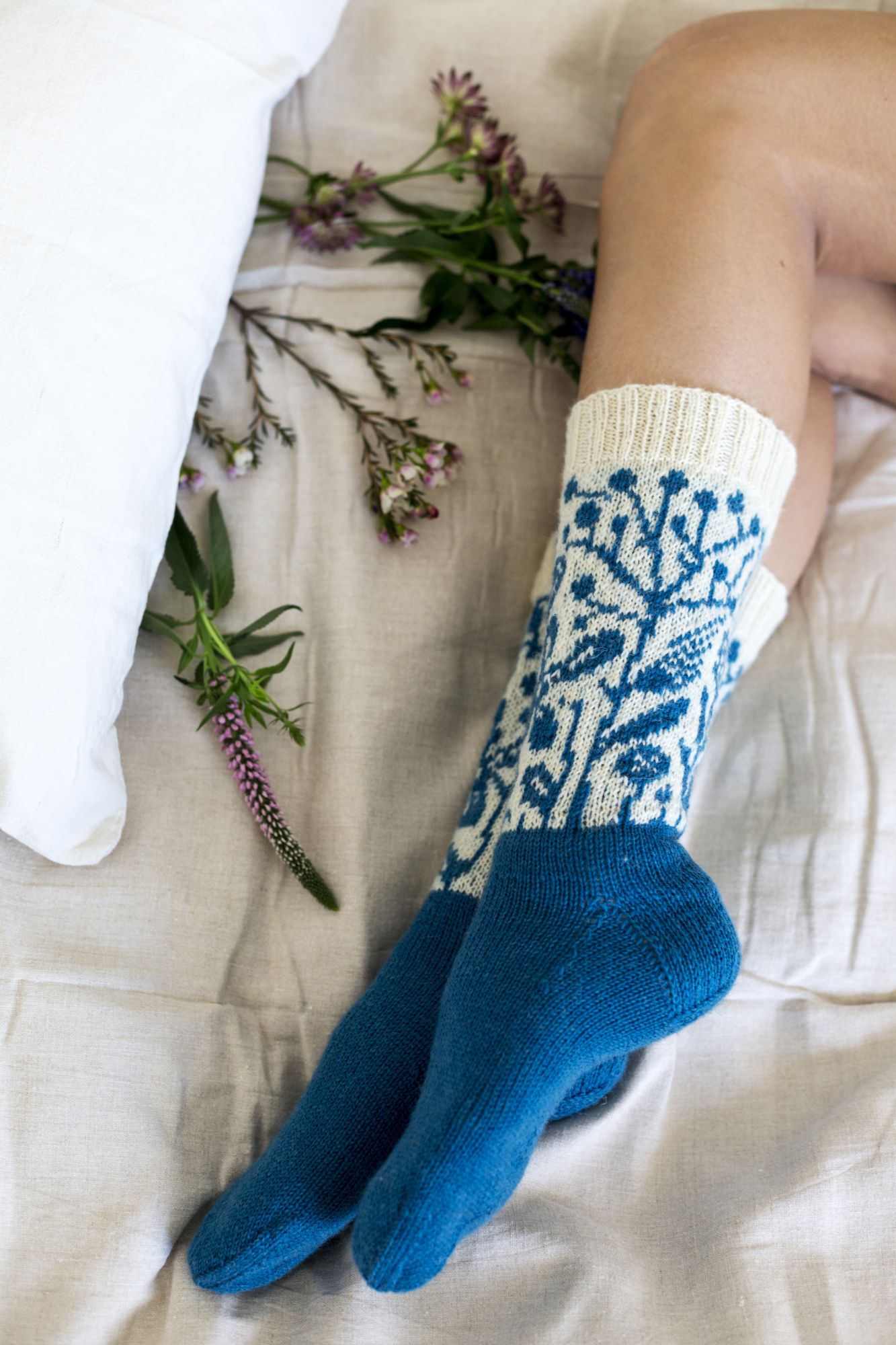 'Midsummer' colourwork socks for women Novita Venla