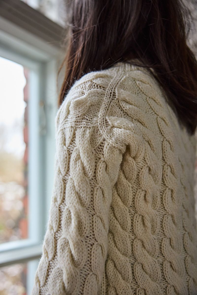 Novita Essentials: Sirena Cable Sweater Mini​ Example 2