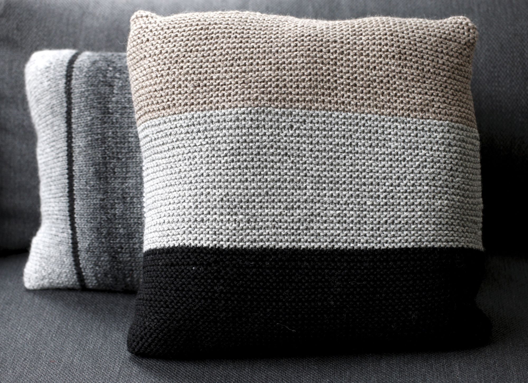 Garter stitch pillow case Novita Isoveli Example 1