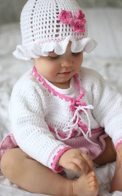 Vauvan virkattu jakku ja myssy (arkistomalli) Example 1