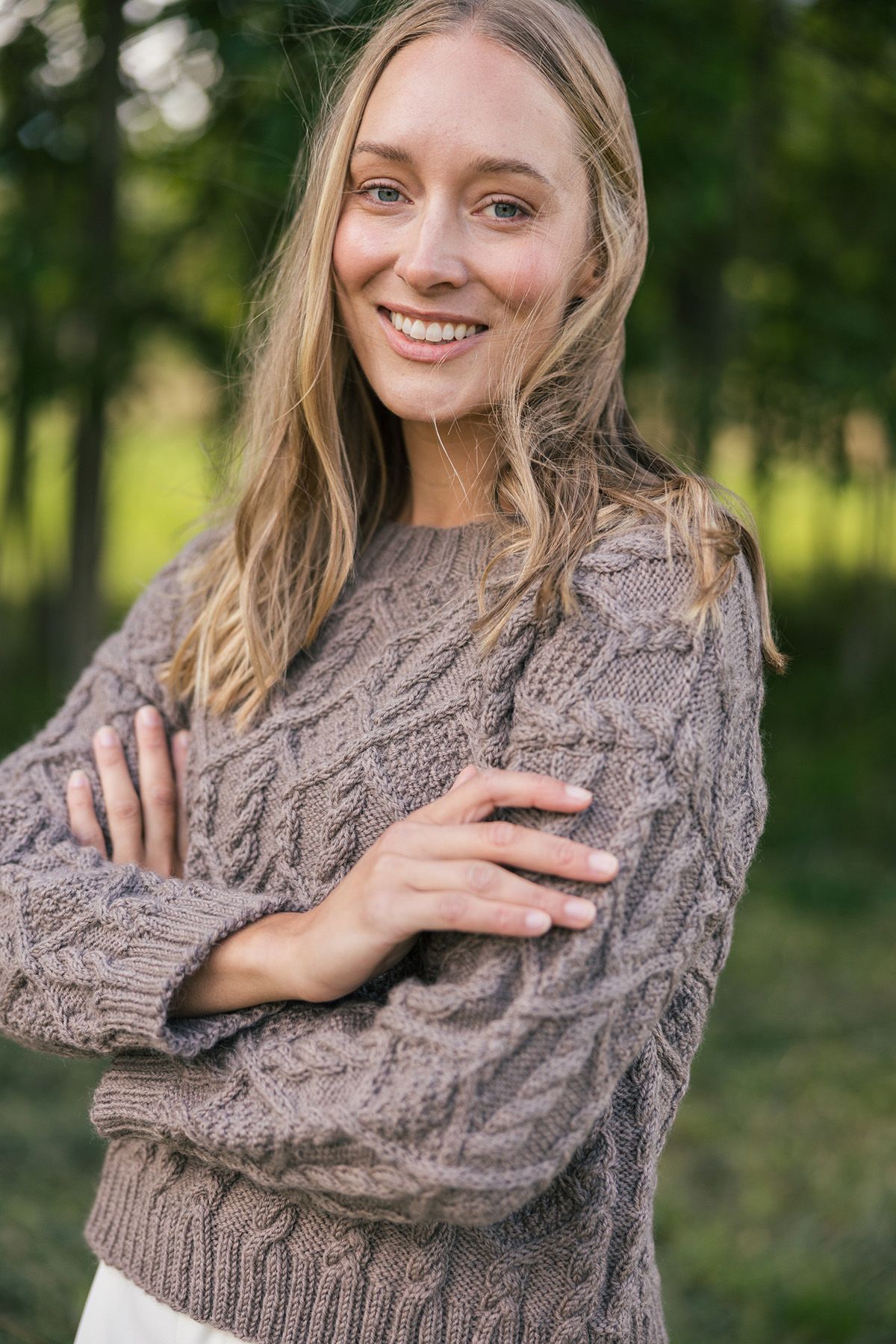 Novita 7 Veljestä Nature: Nuppu-Lace sweater