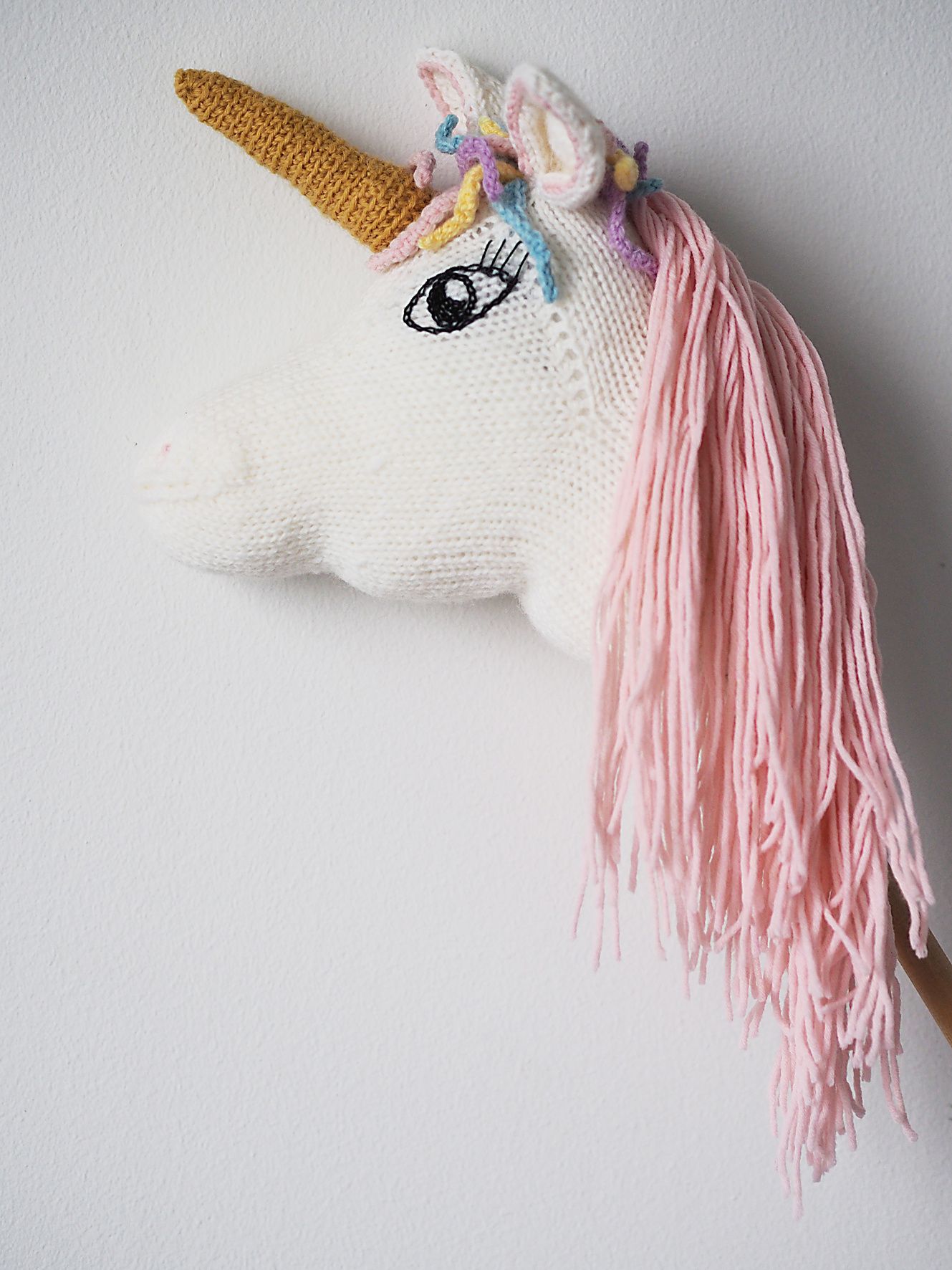 Knitted Unicorn hobby horse Novita 7 Veljestä Example 2