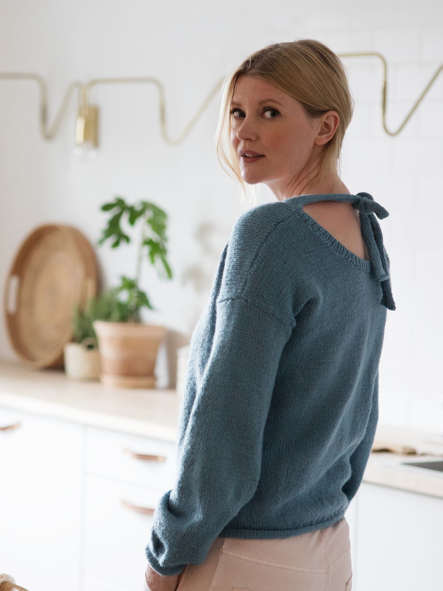 Naisen neulepusero Novita Nordic Wool (Syksy 2018, malli 22) Example 1