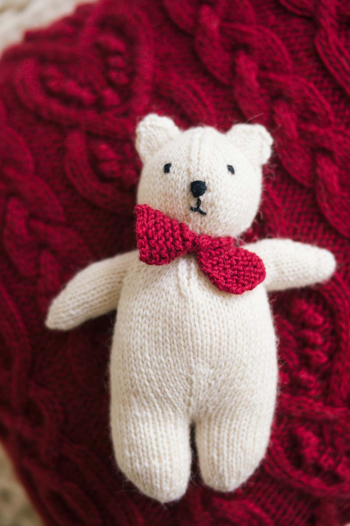 Nöpö – neulottu nalle Example 1