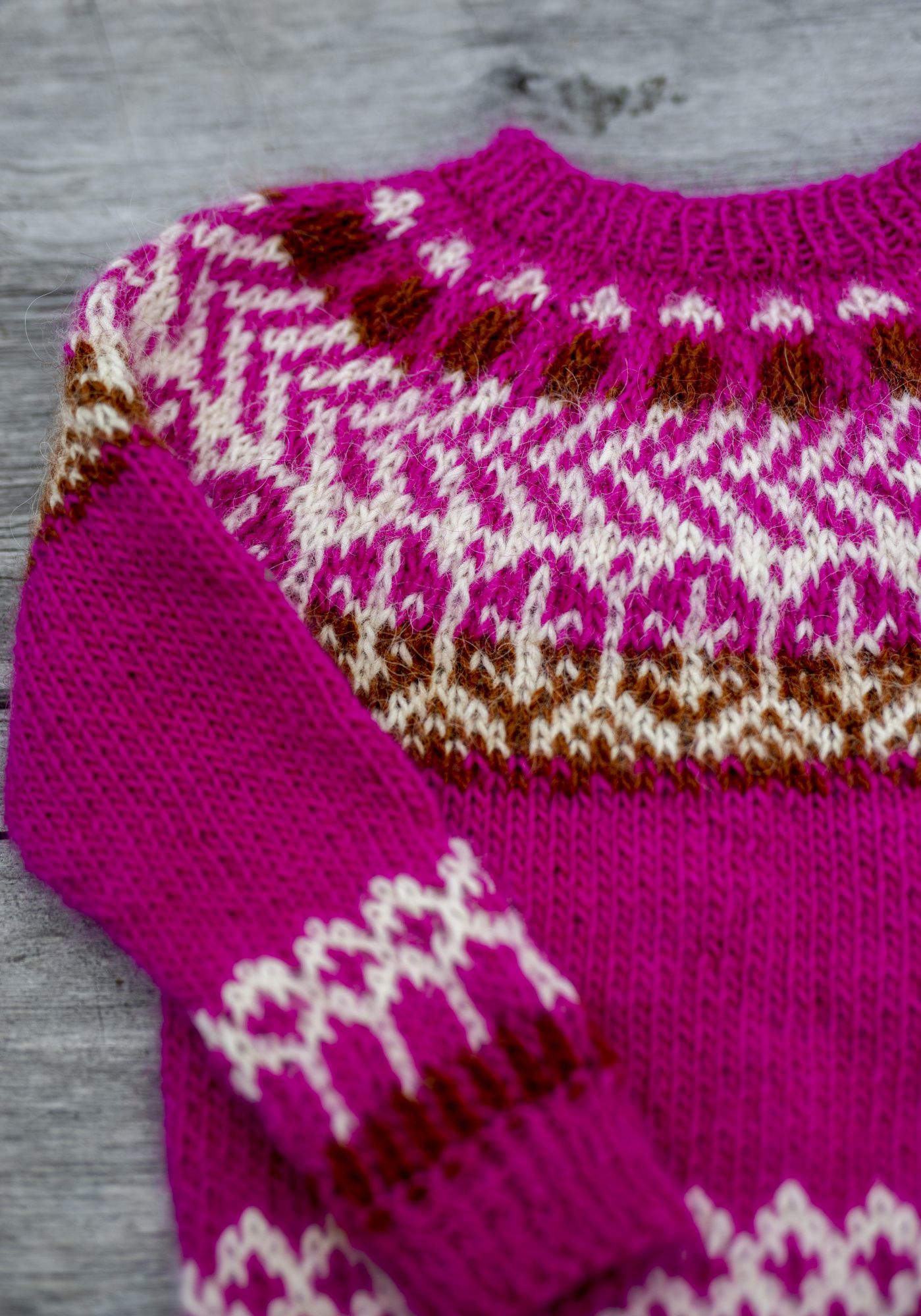 Novita Icelandic Wool: Children’s Kaarna colourwork sweater Example 2
