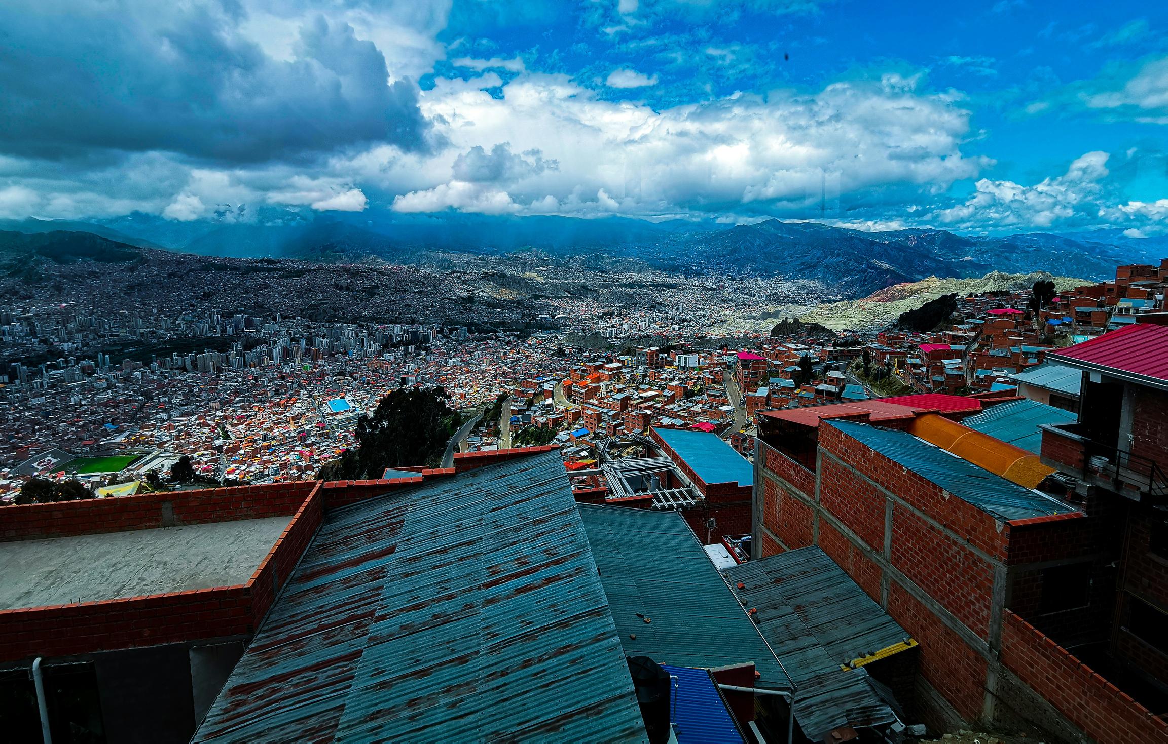 Panoramautsikt over La Paz sett fra et høyt utsiktspunkt.