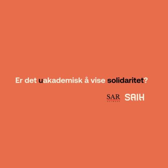 a red background with the words `` er det uakademisk å vise solidaritet '' written on it .