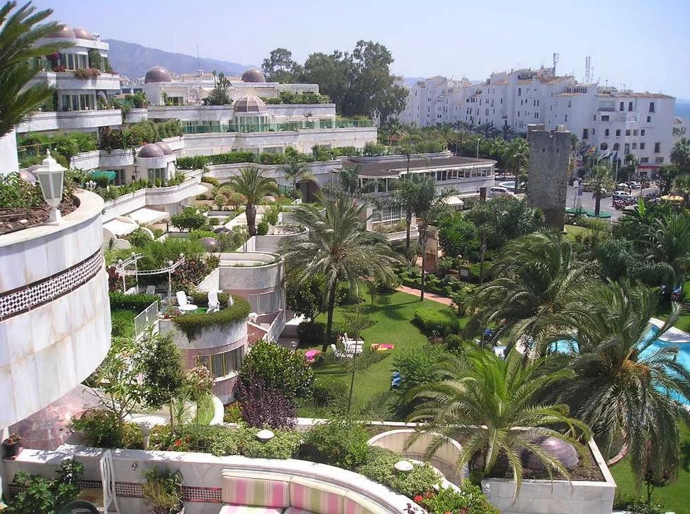A Puerto Banús Penthouse: ALNADI’s Marbella Discovery