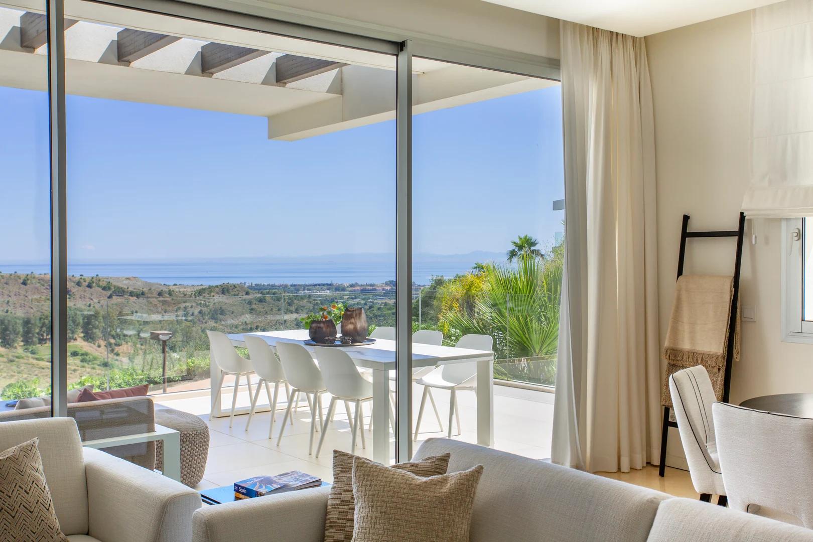 Benahavís: Marbella Club Hills three‑bed apartment