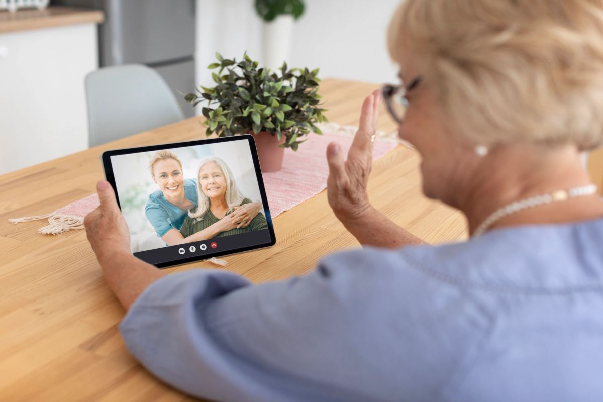 Sistema de monitoramento eletrônico com câmera